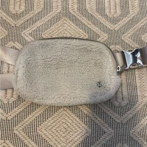 Lululemon Athletica Cream Fleece Belt Bag